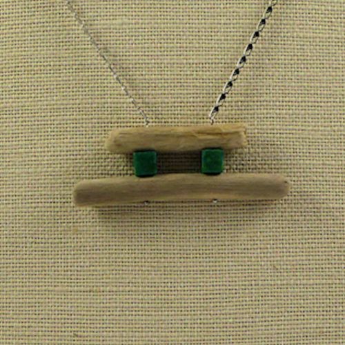 collier en bois flotté