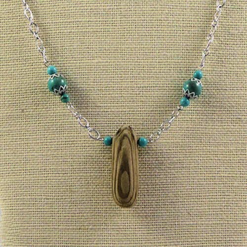 Collier en bois flotté et turquoises