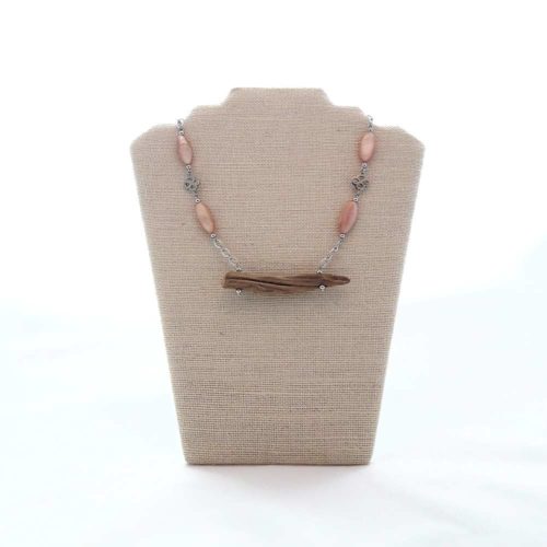 Collier en bois flotté et perles