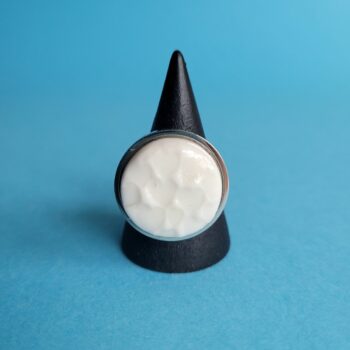 Bague ronde en porcelaine