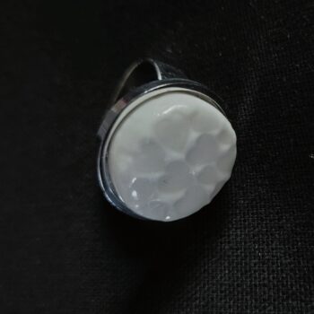 Bague ronde en porcelaine