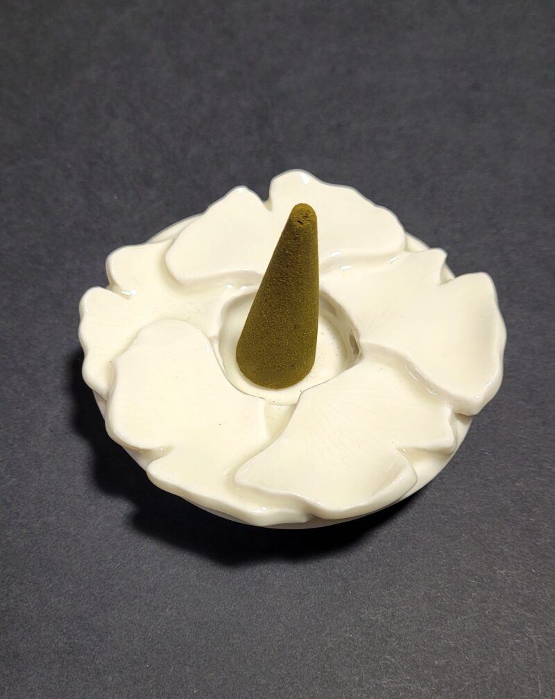 Brûle encens "feuilles ginko" en porcelaine blanche